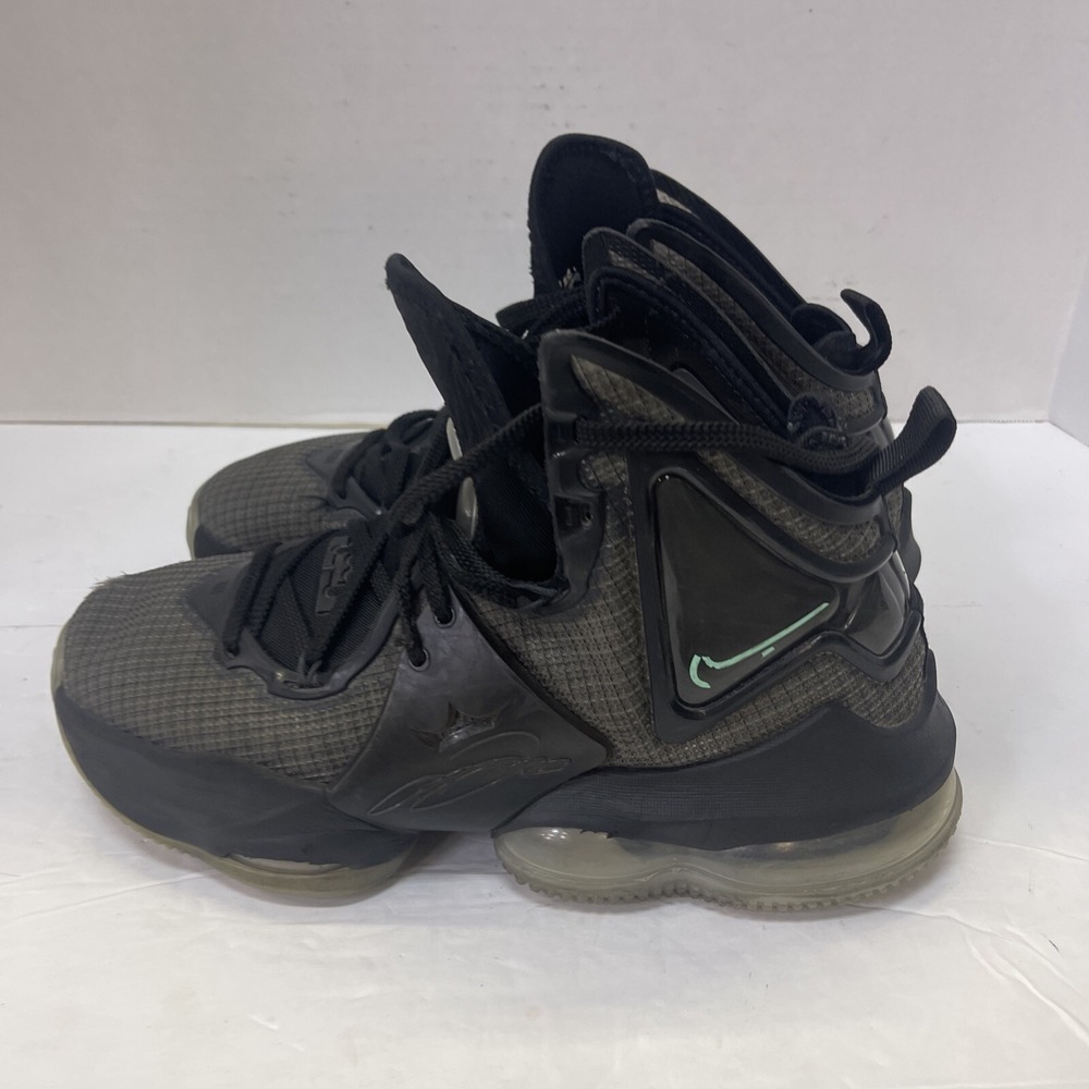 Nike Air Lebron's DD0418-003 - Black - Youth Size 6